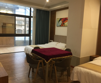 豪華機麻大床房 智慧娛樂與舒適住宿的完美融合